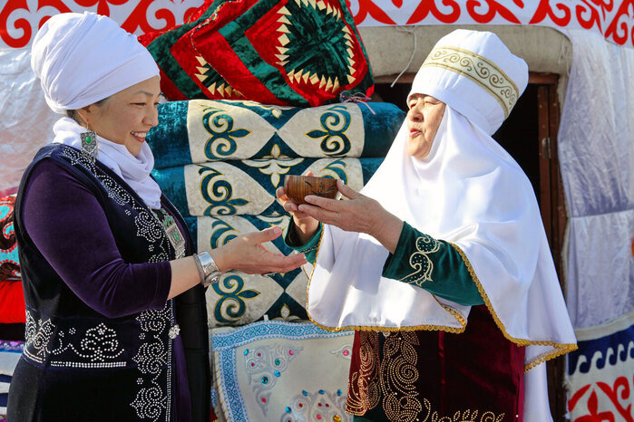 نوروز نمادی از هویت، همبستگی اقوام و جشنی فراملی است